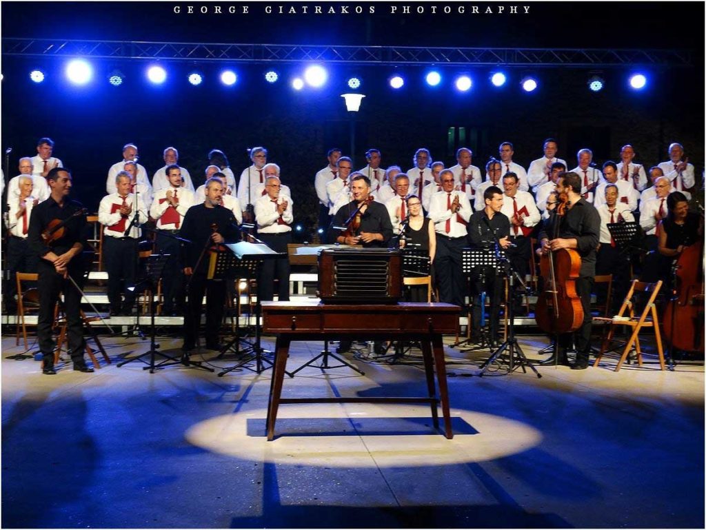 «Στα Μινόρε των FM»