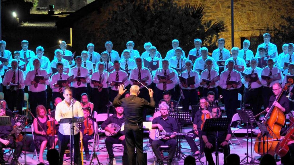 Χορωδία Λαυρίου, Άξιον Εστί